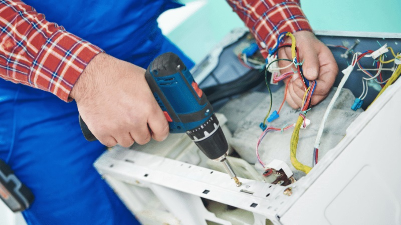 Söğütlü Daylux Daylux çamaşır makinesi kart tamiri – Su almama arızası orijinal parça ile giderildi. - Teknik servis örneği